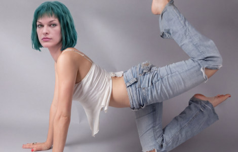 Helga Norse Strike the Pose